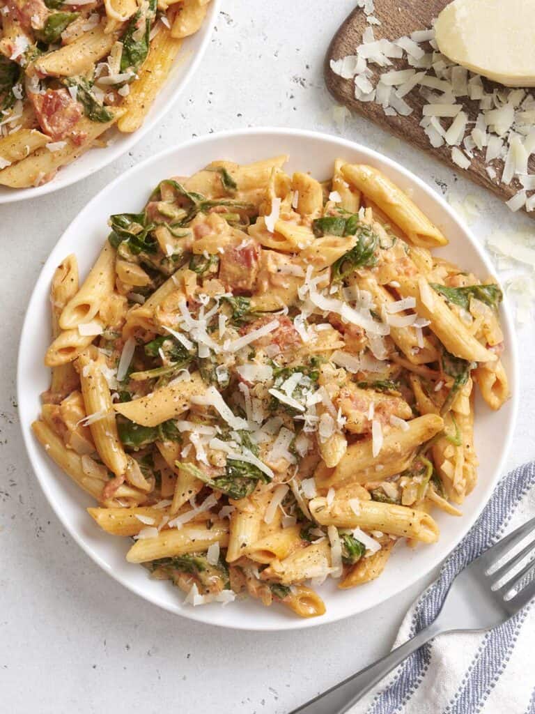 Creamy Tomato and Spinach Pasta Recipe