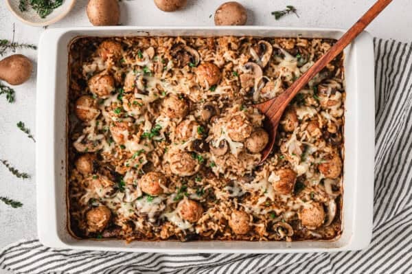 Finish with chopped parsley and serve warm.