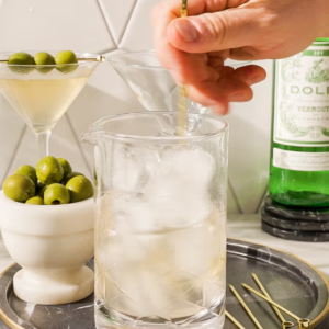 Stir the mixture for 30–45 seconds until well chilled.