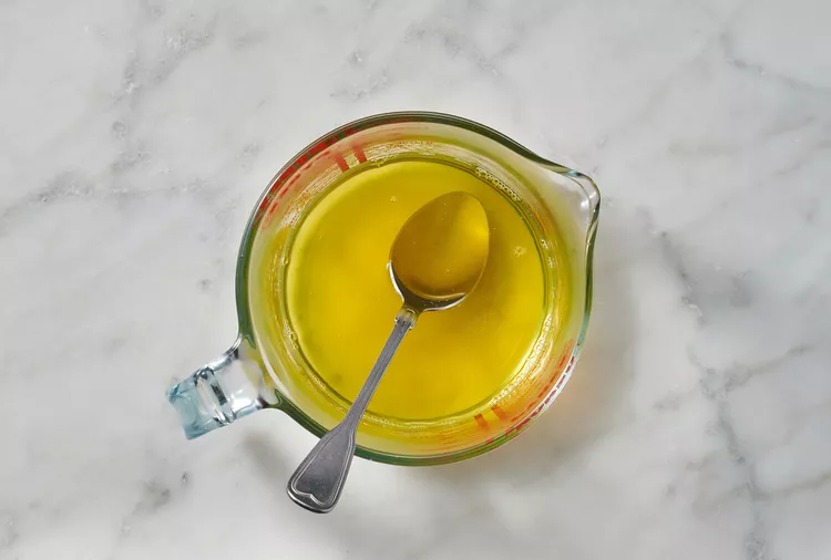 In a separate heatproof bowl or measuring cup, add the gelatin powder and slowly pour in the boiling water