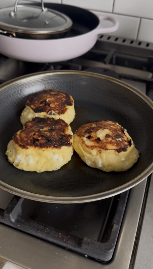 Serve hot with maple syrup or your favorite toppings